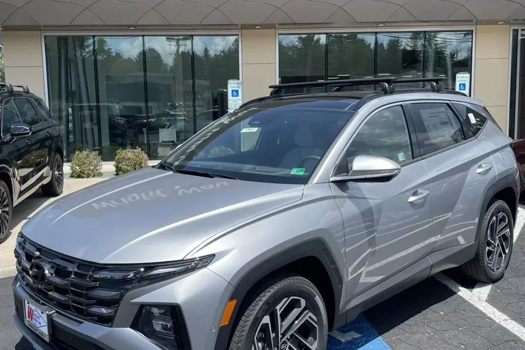 2025 Hyundai Tucson Limited photo 1