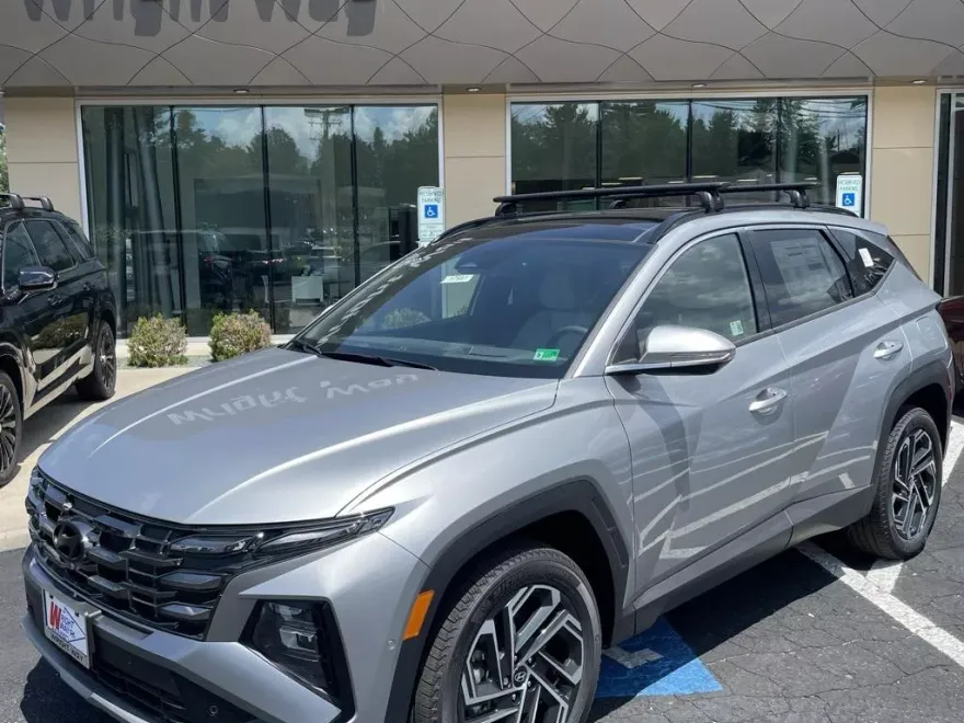 2025 Hyundai Tucson Limited photo 1