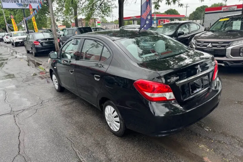2017 Mitsubishi Mirage G4 ES photo 1