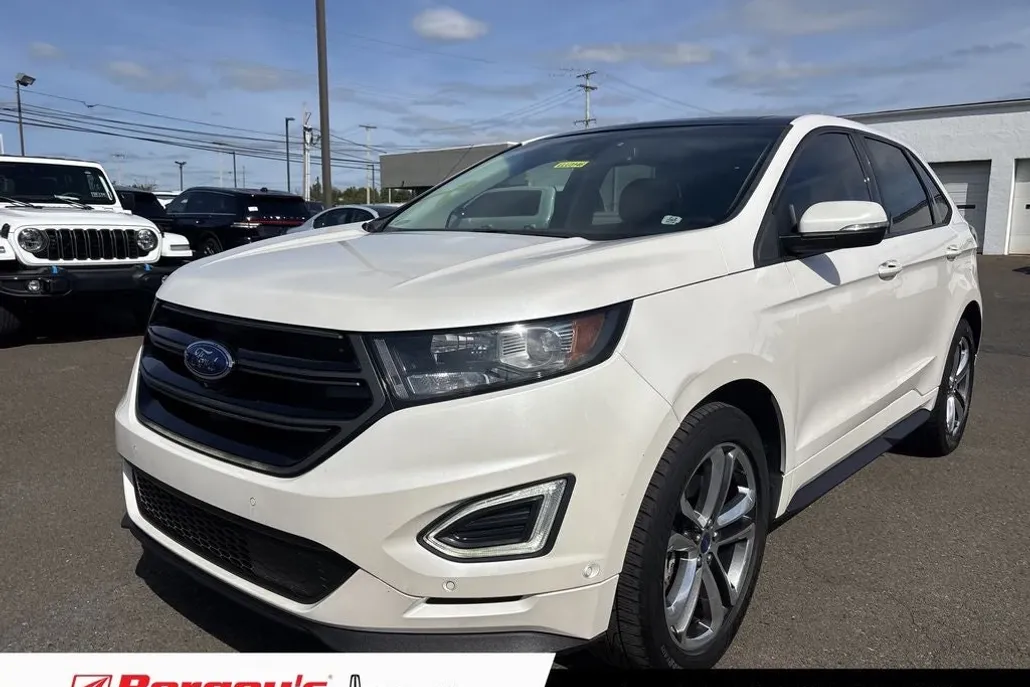 2015 Ford Edge Sport photo 1
