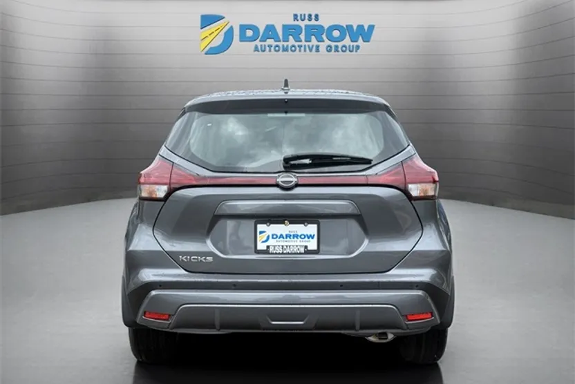 2025 Nissan Kicks Play S photo 1