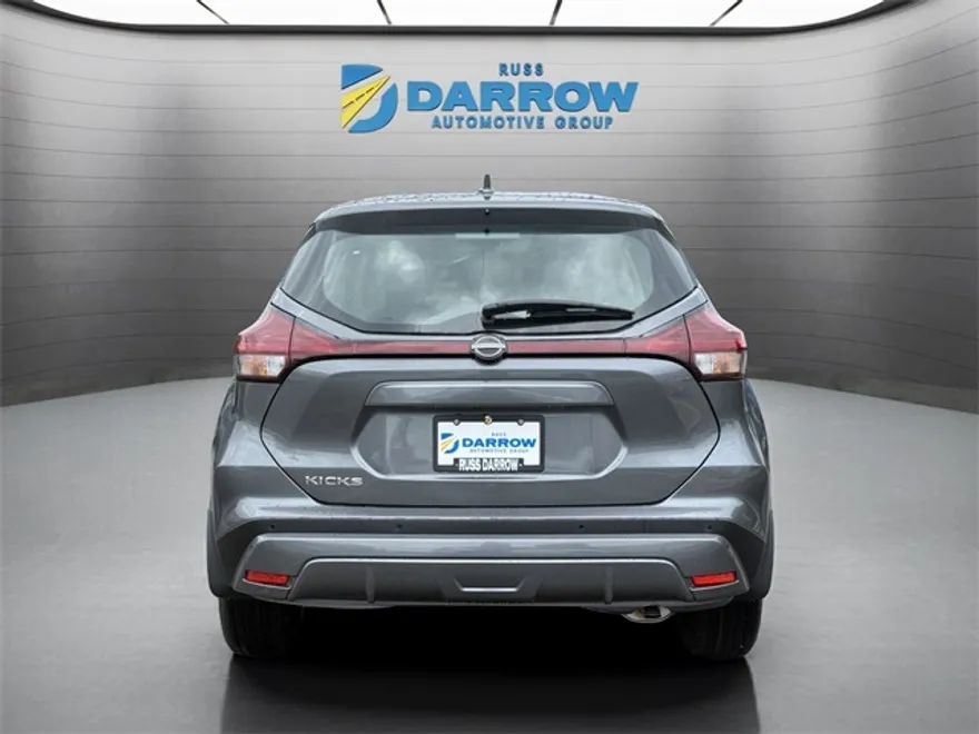 2025 Nissan Kicks Play S photo 1