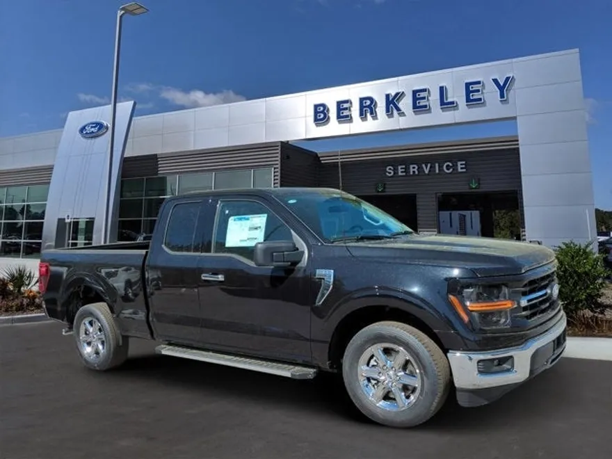 2025 Ford F-150 XLT photo 1