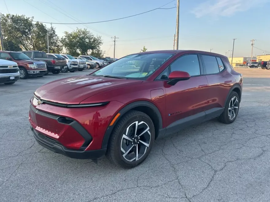 2025 Chevrolet Equinox EV 1LT photo 1
