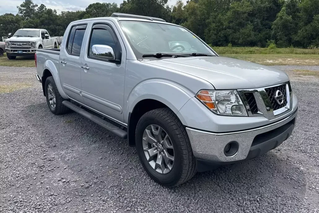 2019 Nissan Frontier SL photo 1
