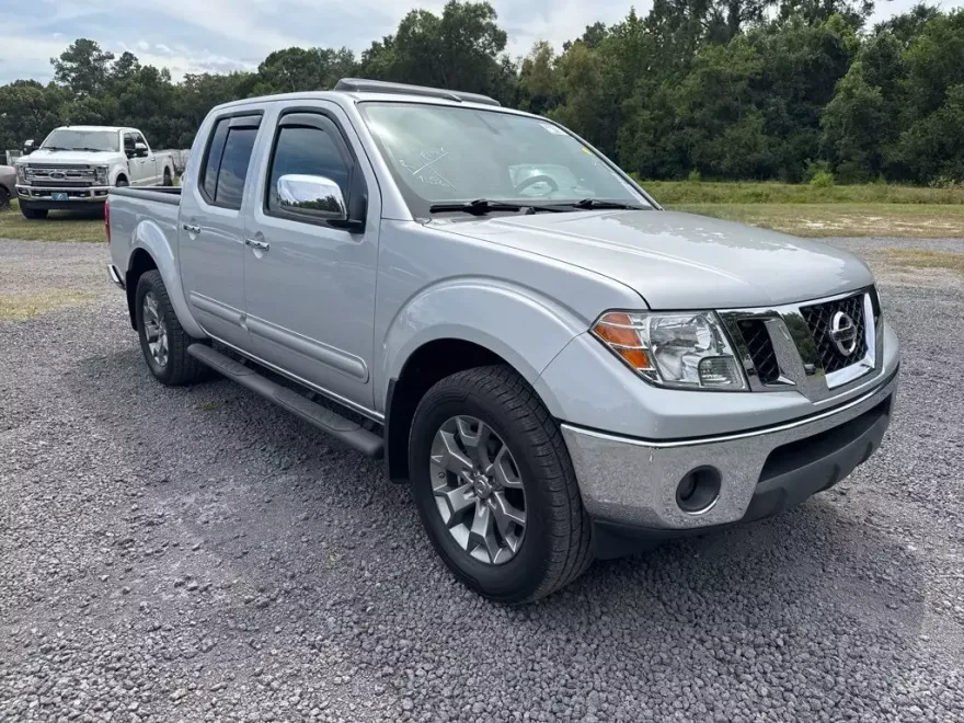 2019 Nissan Frontier SL photo 1