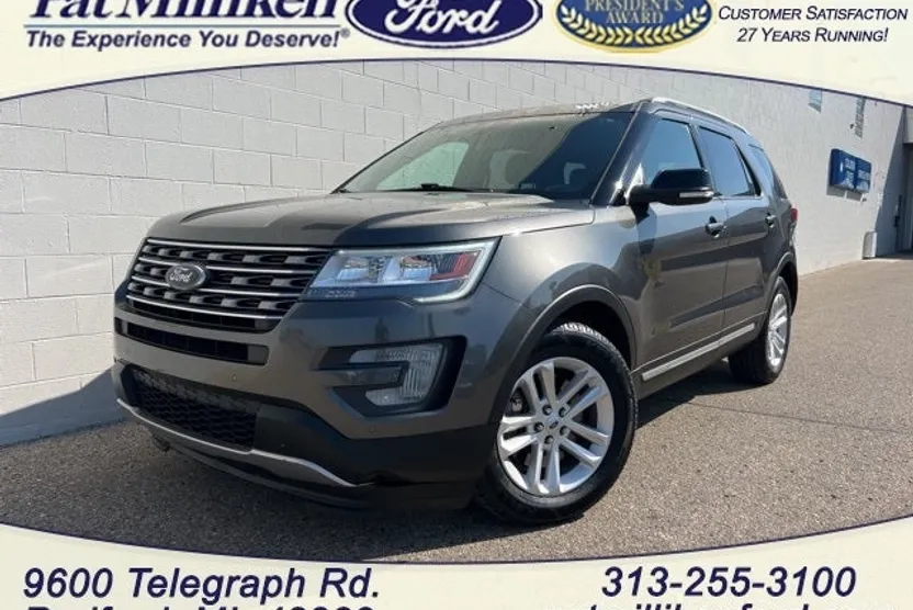 2017 Ford Explorer XLT photo 1