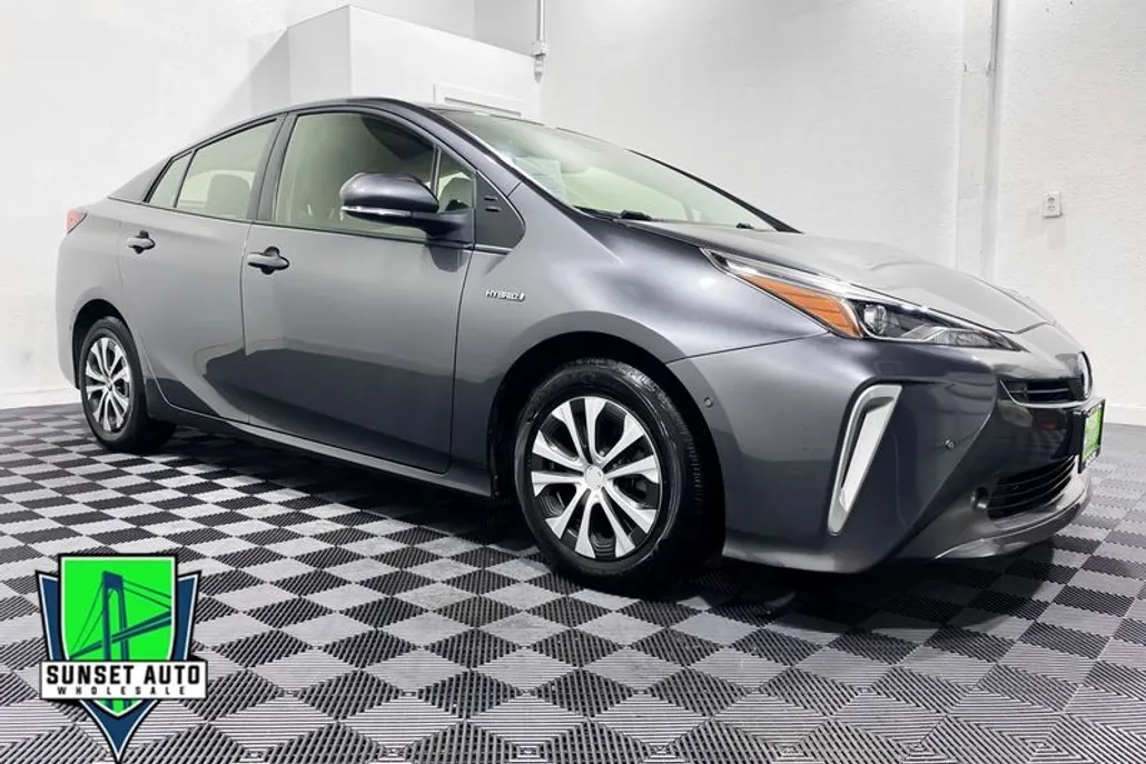 2022 Toyota Prius XLE AWD-e photo 1