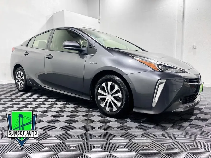 2022 Toyota Prius XLE AWD-e photo 1