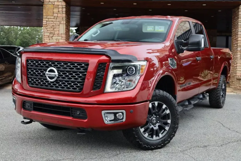 2019 Nissan Titan Crew Cab PRO-4X photo 1
