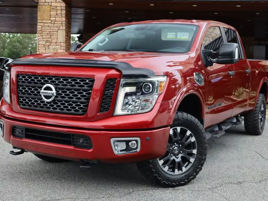 2019 Nissan Titan Crew Cab PRO-4X photo 1