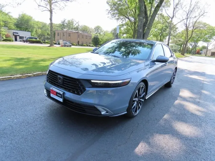 2025 Honda Accord Hybrid Touring photo 1