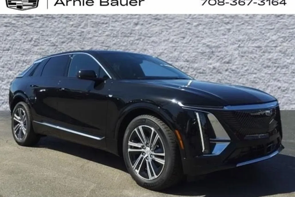 2025 Cadillac Lyriq Luxury photo 1