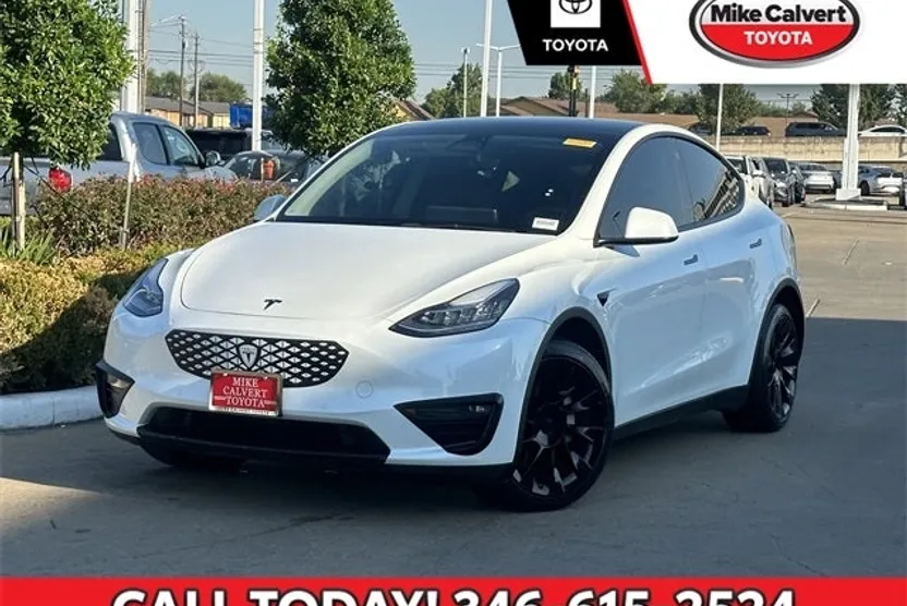 2022 Tesla Model Y Long Range photo 1