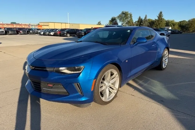 2016 Chevrolet Camaro 1LT photo 1