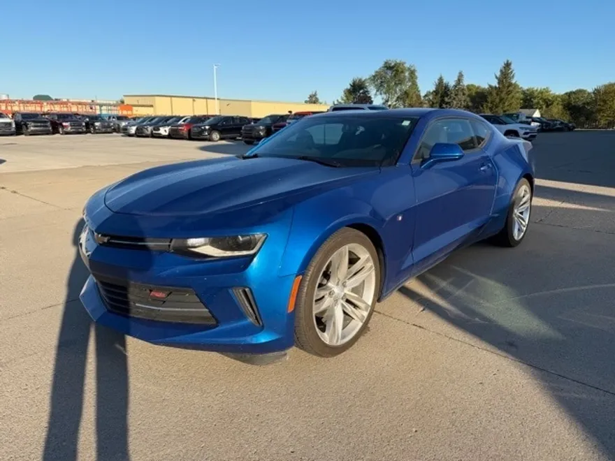 2016 Chevrolet Camaro 1LT photo 1