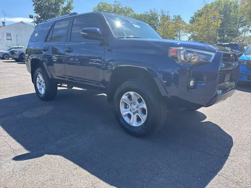 2024 Toyota 4Runner SR5 Premium photo 1