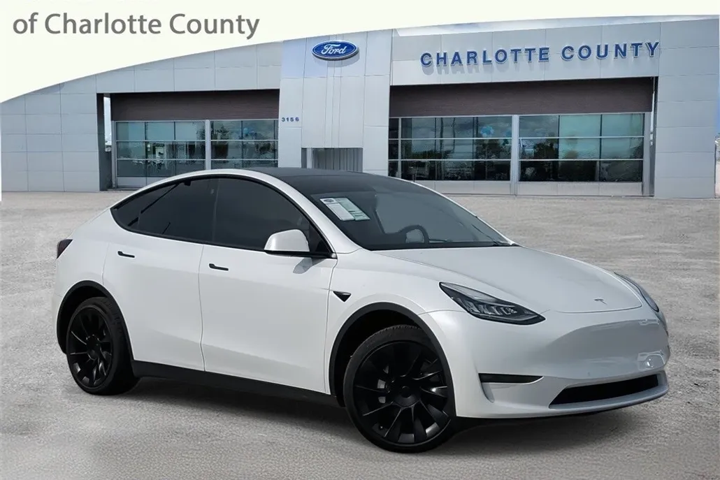 2022 Tesla Model Y Long Range photo 1