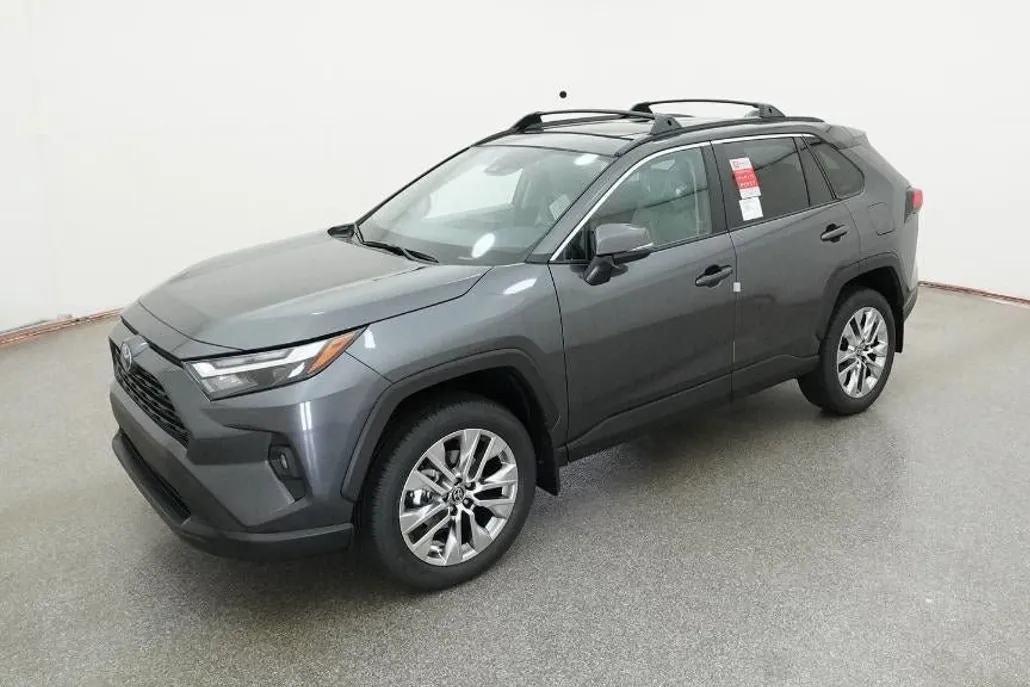 2025 Toyota RAV4 XLE Premium photo 1