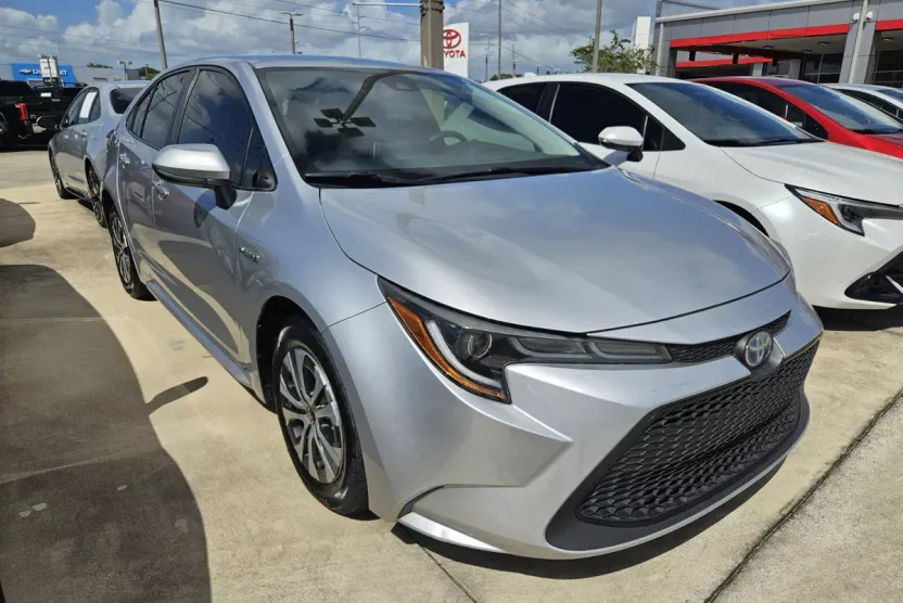 2021 Toyota Corolla Hybrid LE photo 1