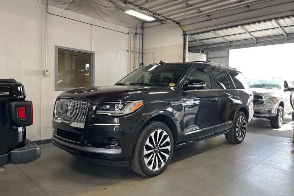 2024 Lincoln Navigator Reserve photo 1