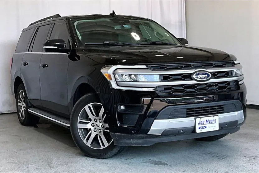 2022 Ford Expedition XLT photo 1