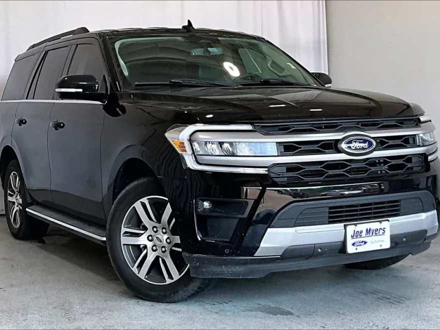 2022 Ford Expedition XLT photo 1