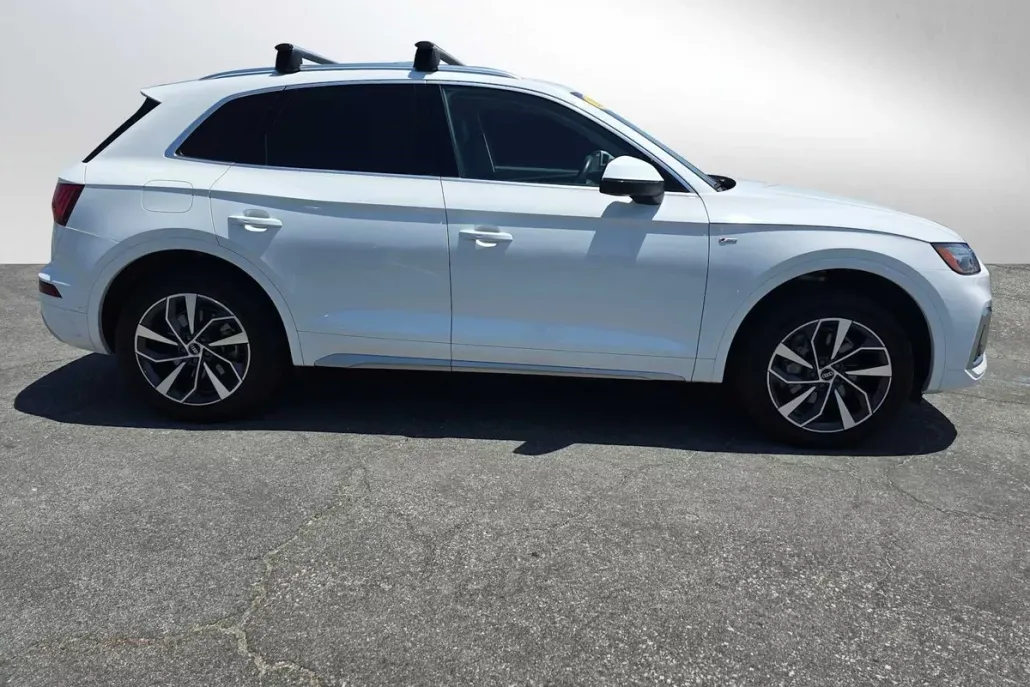 2023 Audi Q5 S line Premium Plus photo 1