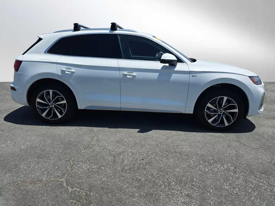 2023 Audi Q5 S line Premium Plus photo 1
