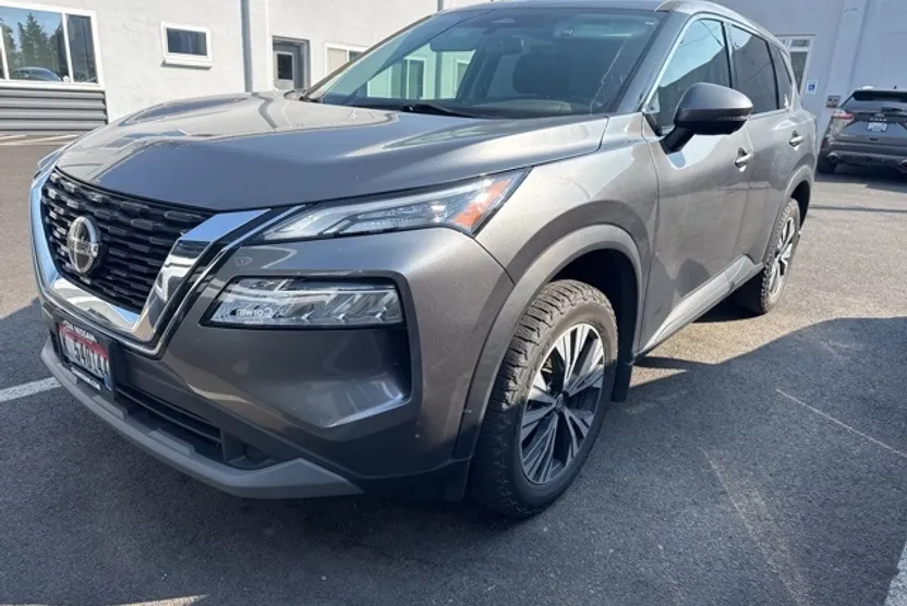 2021 Nissan Rogue SV photo 1