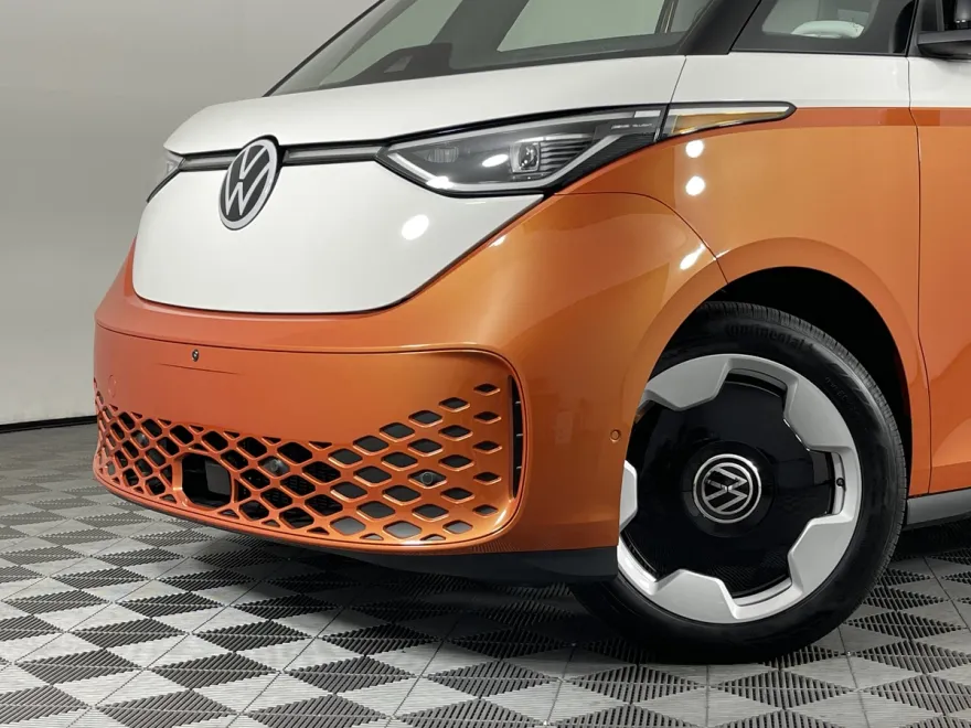 2025 Volkswagen ID. Buzz Pro Plus photo 1