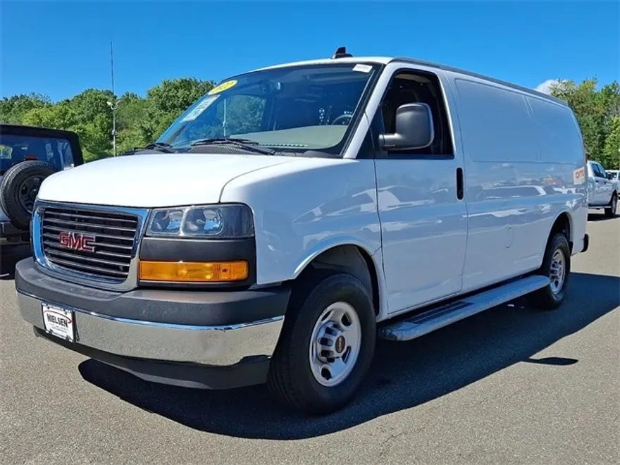 2022 Gmc Savana 2500 Cargo photo 1