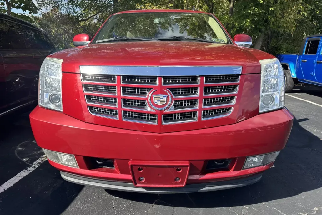 2012 Cadillac Escalade Luxury photo 1