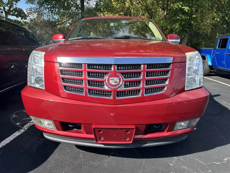 2012 Cadillac Escalade Luxury photo 1