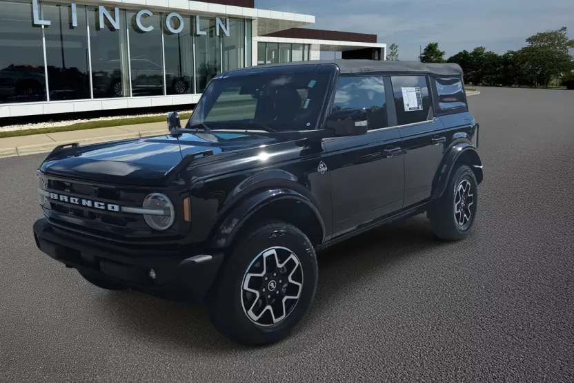 2022 Ford Bronco Outer Banks photo 1