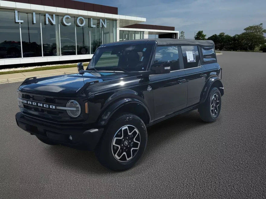2022 Ford Bronco Outer Banks photo 1
