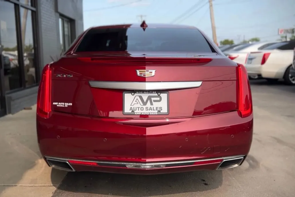2017 Cadillac XTS Luxury photo 1