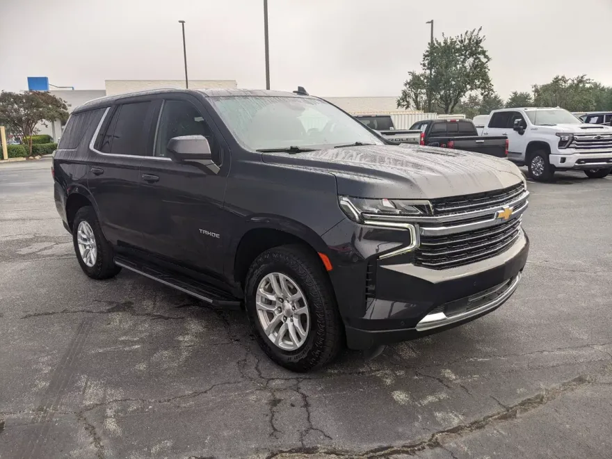 2023 Chevrolet Tahoe LT photo 1
