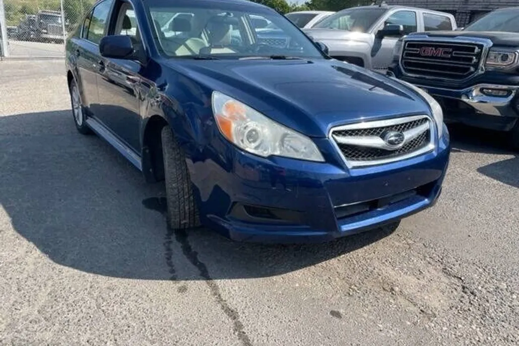 2011 Subaru Legacy 2.5i Premium photo 1