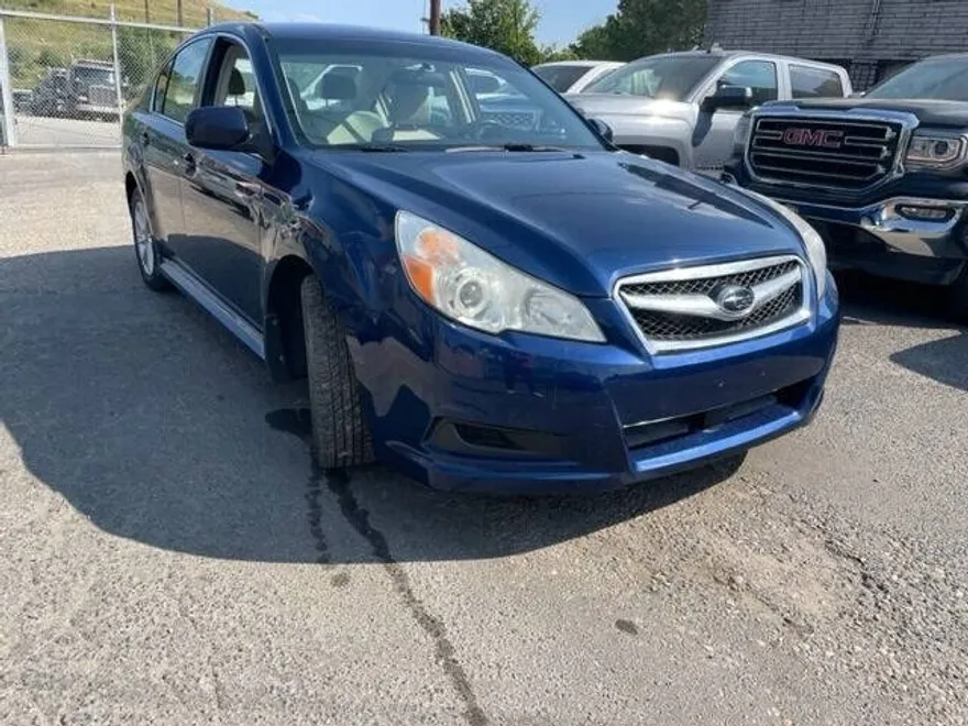 2011 Subaru Legacy 2.5i Premium photo 1