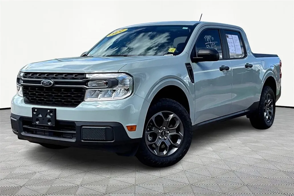 2024 Ford Maverick XLT photo 1