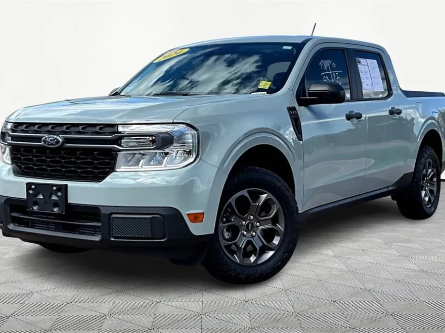 2024 Ford Maverick XLT photo 1