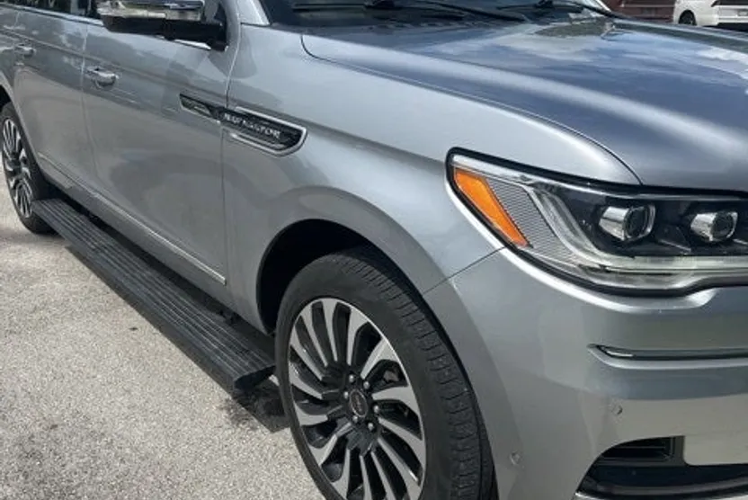2022 Lincoln Navigator Black Label photo 1
