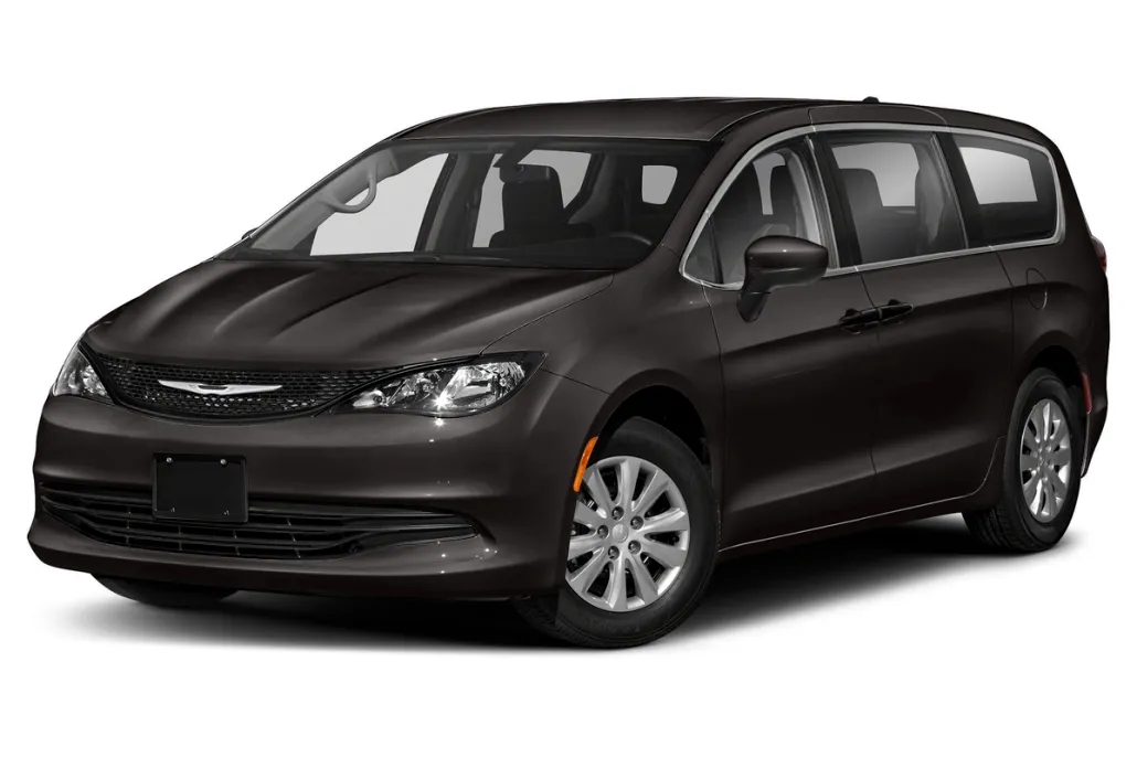 2021 Chrysler Voyager LXi photo 1