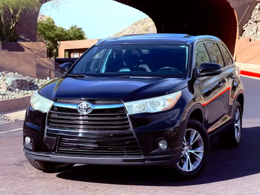 2015 Toyota Highlander XLE photo 1