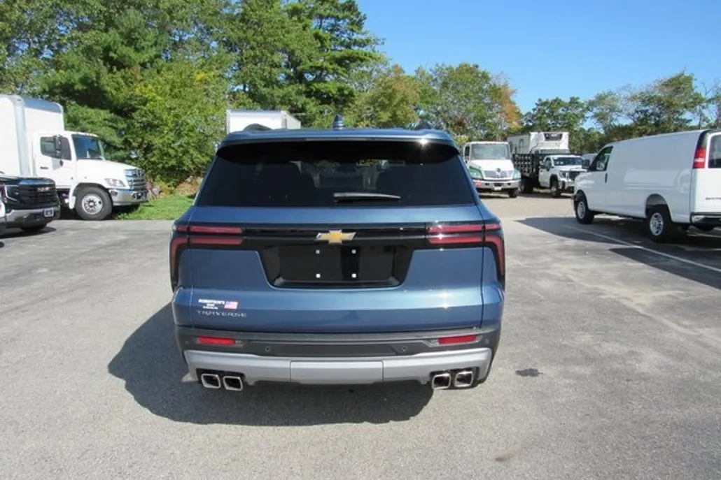 2025 Chevrolet Traverse photo 1