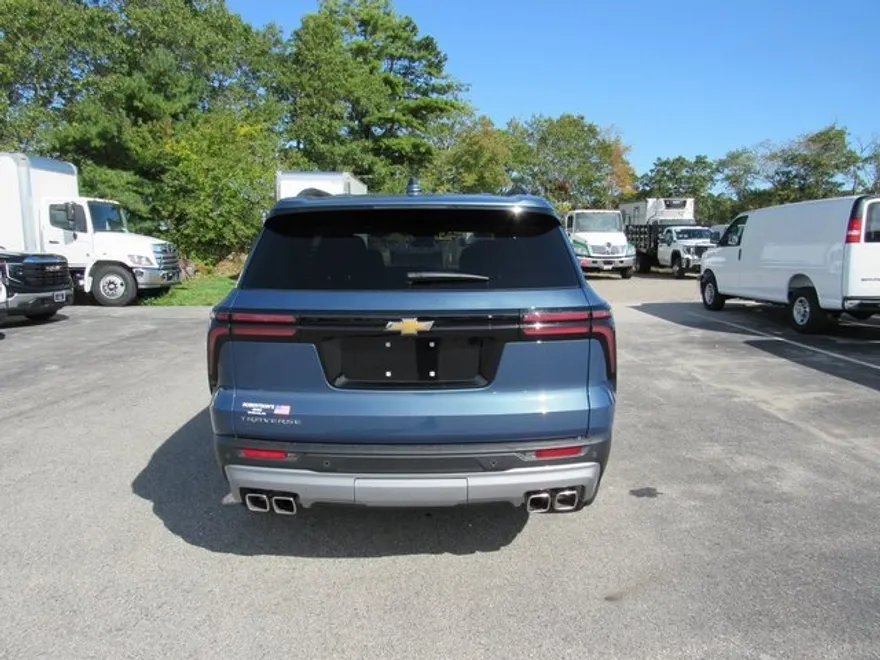 2025 Chevrolet Traverse photo 1