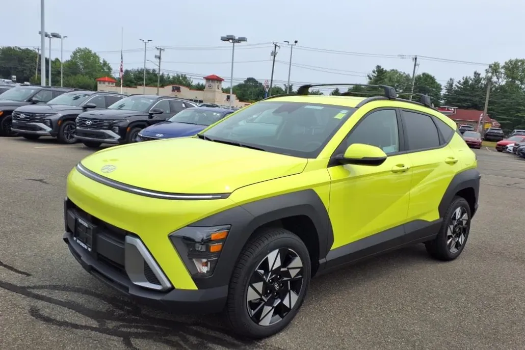 2025 Hyundai Kona SEL photo 1