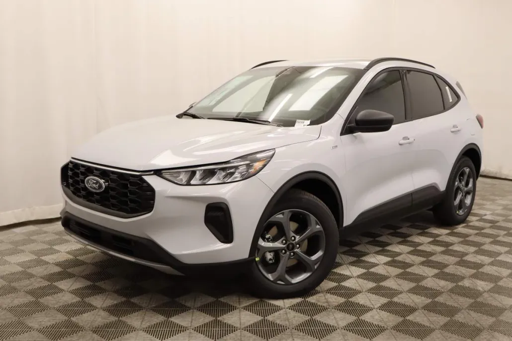 2025 Ford Escape Hybrid ST-Line photo 1