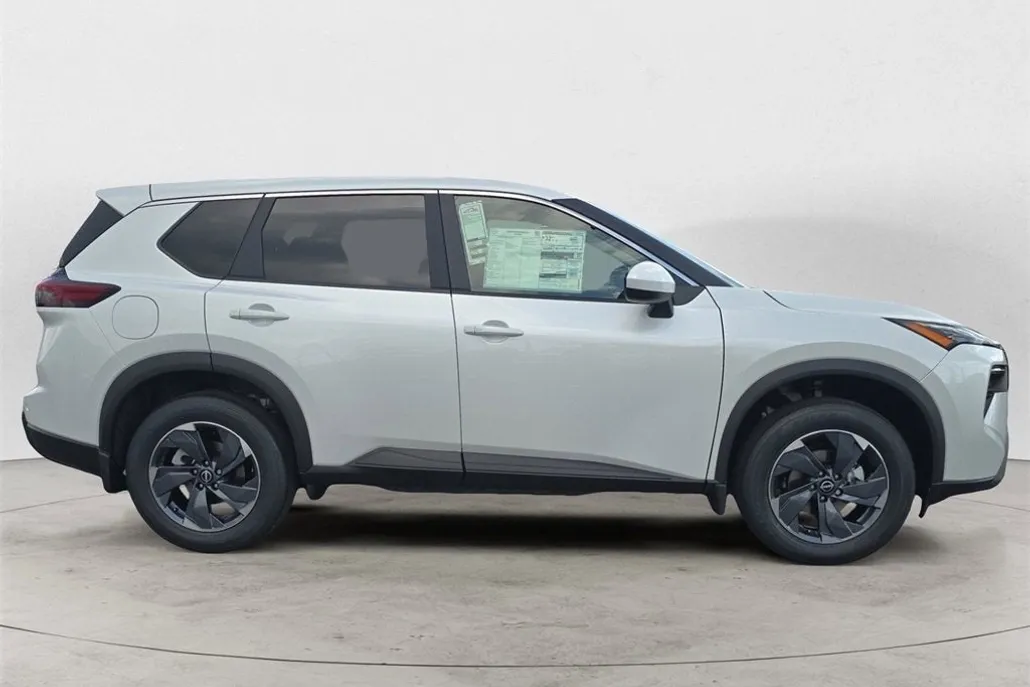 2026 Nissan Rogue SV photo 1